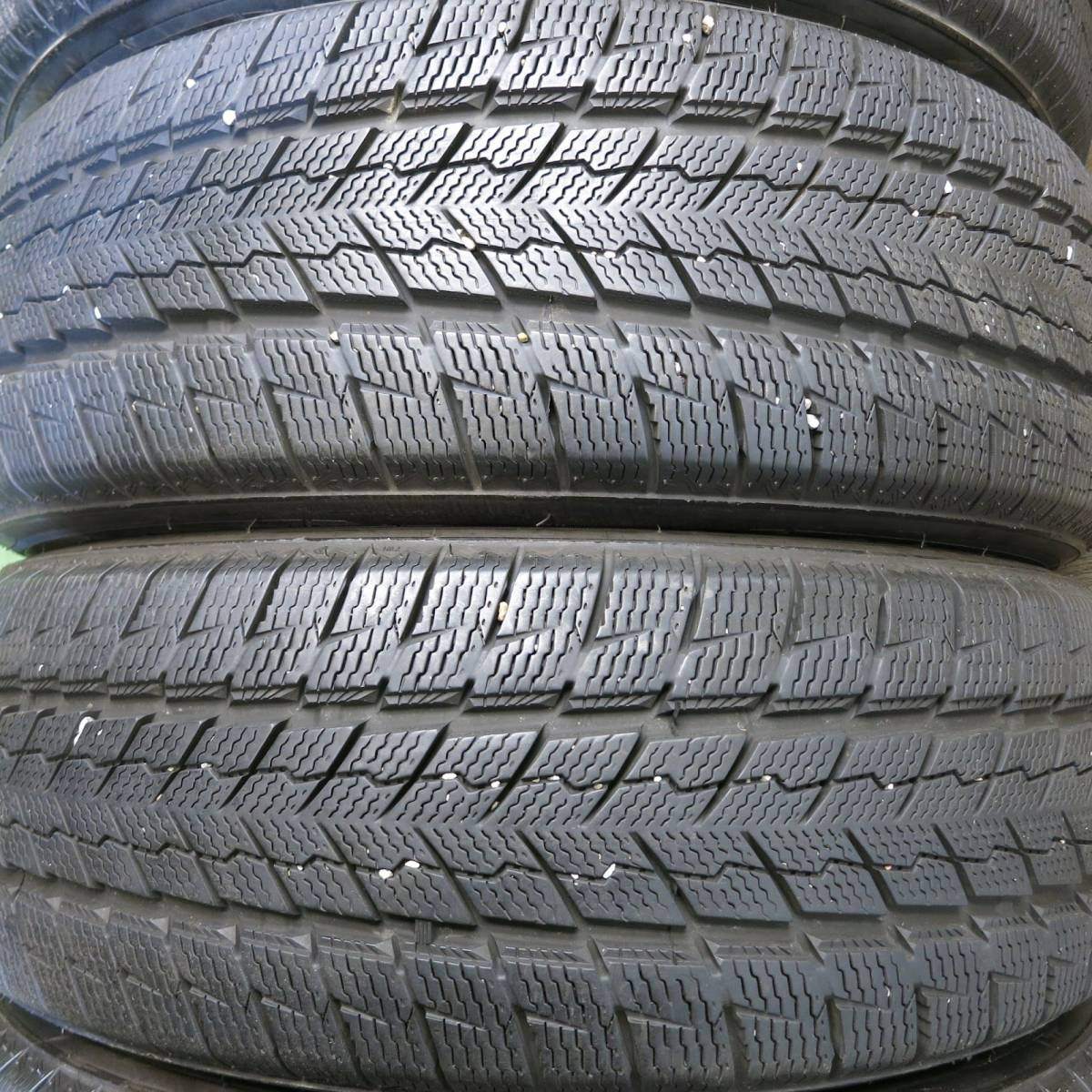 【美品！】225/65R17 スタッドレス【バリ溝】 2023年製 超バリ溝 スタッドレス】ヨコハマ 905W 225/80R17.5