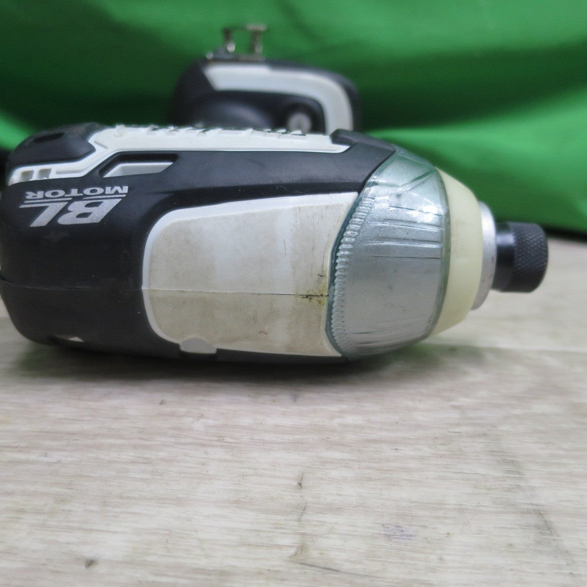 [送料無料] ☆makita マキタ 充電式インパクトドライバ TD136D 充電器 DC14RC 14.4V 工具 電動工具 大工道具 DIY☆