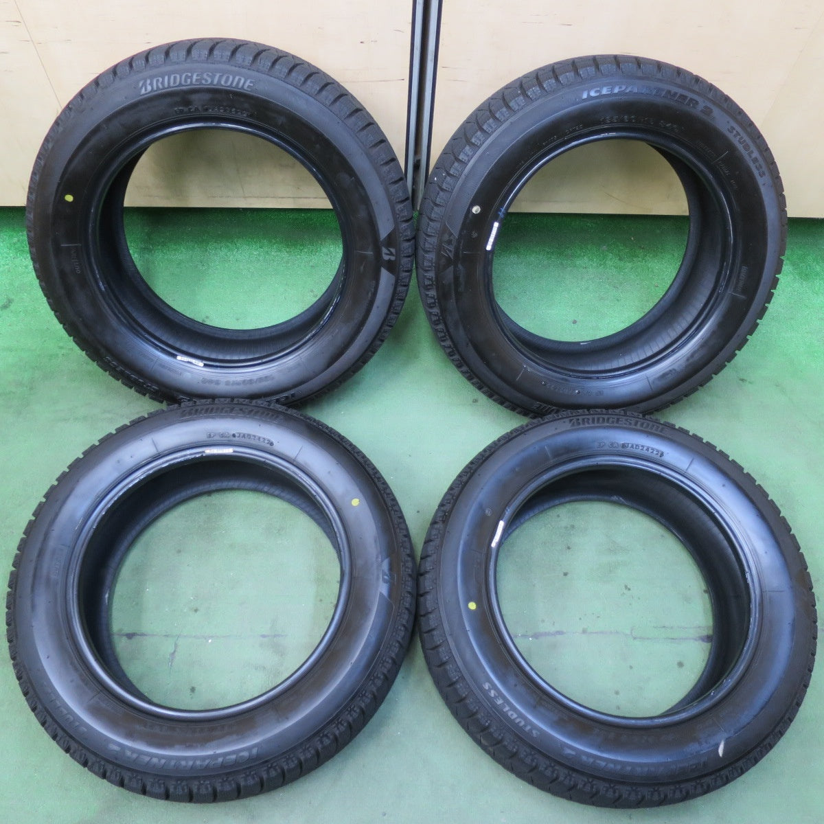 バリ溝！22年！9.5分以上★スタッドレス 185/60R15 ブリヂストン アイスパートナー2 タイヤ 15インチ ヤリス アクア スイフト 等★5112112イスタ