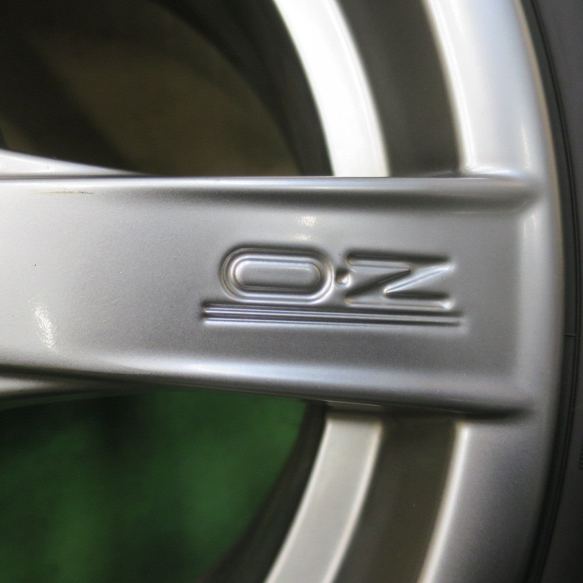 バリ溝！22年！9.5分★O・Z Gemini 195/65R16 スタッドレス ヨコハマ アイスガード iG60 OZ ジェミニ 16インチ PCD114.3/5H★5122702イス
