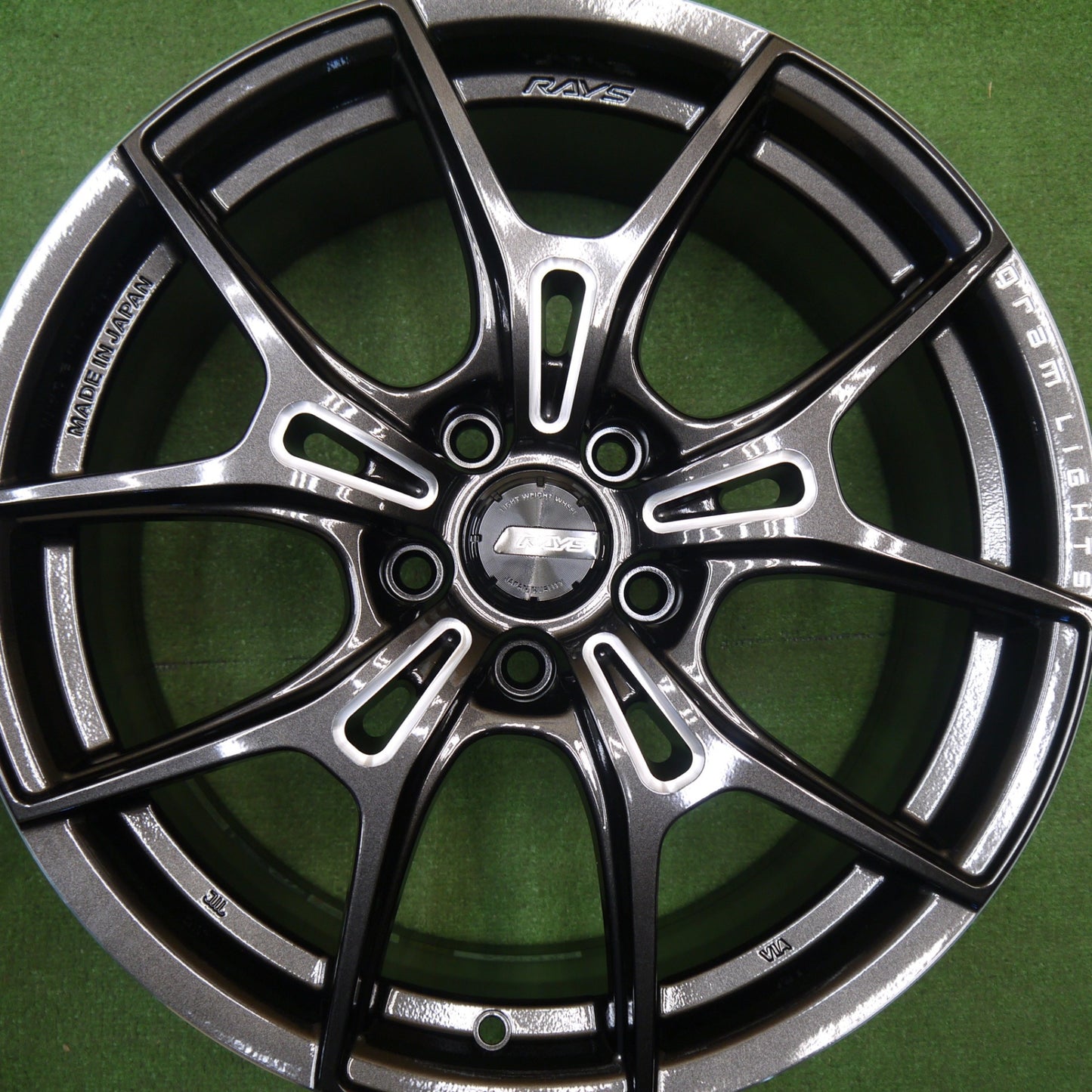 未使用！付属品付き★RAYS gram LIGHTS 57FXZ 18インチ ホイール レイズ グラムライツ 18×7.5J PCD114.3/5H★6020905Hホ