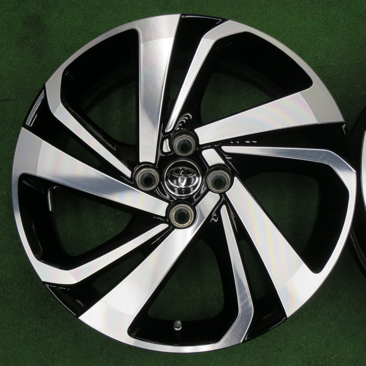 キレイ★トヨタ ライズ ダイハツ ロッキー 純正 ホイール 17インチ 17×6J PCD100/4H★6060501NKホ
