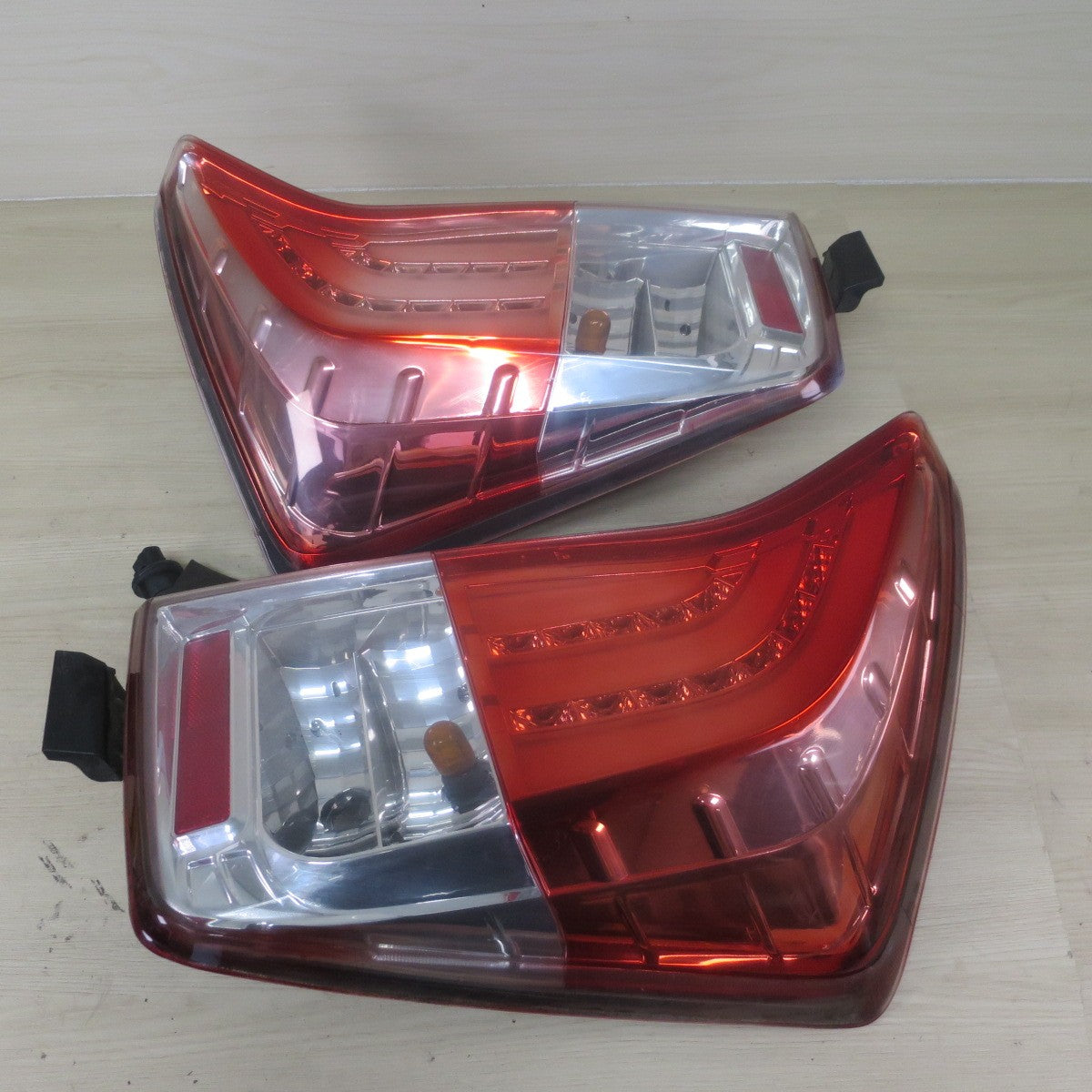 左右セット☆トヨタ ZVW30 プリウス テールランプ BT-HU527 JUNYAN LT-HU527 社外 テールライト 照明 カー パーツ☆