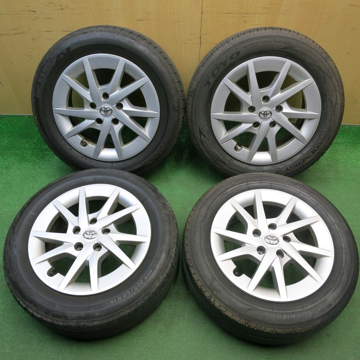 バリ溝！9.5分★トヨタ プリウスα 純正 205/60R16 トーヨー ナノエナジー3 ヨコハマ アドバン dB デシベル ブリヂストン ネクストリー エコピア 16インチ PCD114.3/5H★6012905HAノ