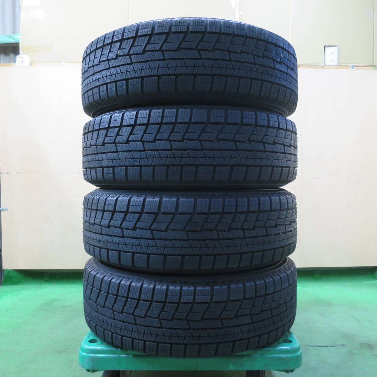 [送料無料] タイヤほぼ未使用！23年！キレイ★ホンダ ステップワゴン スパーダ 純正 205/60R16 スタッドレス ヨコハマ アイスガード iG60 16インチ PCD114.3/5H★5012508イス