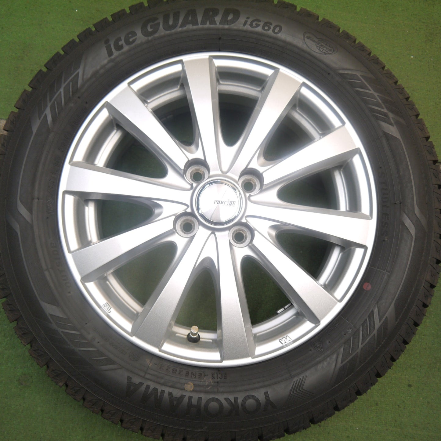 バリ溝！22年！キレイ！ほぼ10分★スタッドレス 185/65R15 ヨコハマ アイスガード iG60 ravrion RS01 ラブリオン 15インチ PCD100/4H★5072906Hス