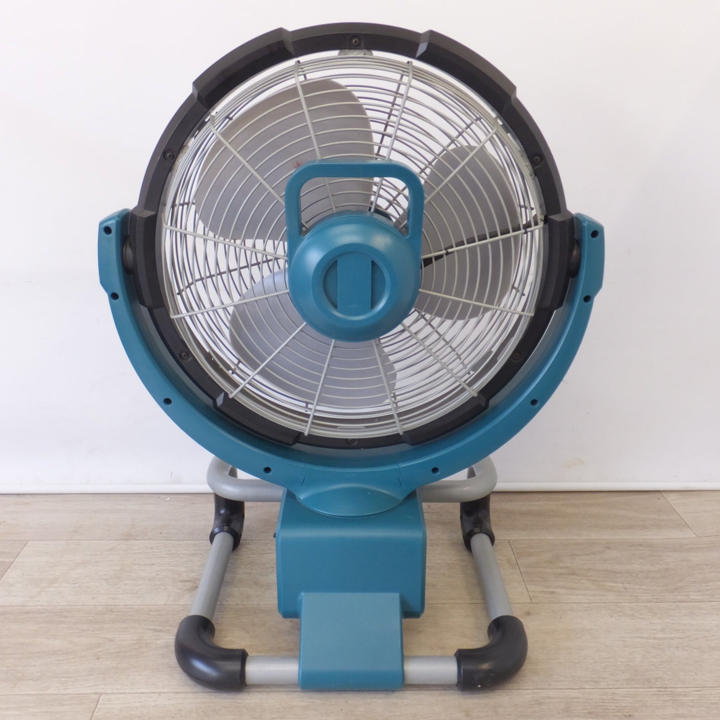 [送料無料] ★マキタ makita 充電式産業扇 CF300D 　ACアダプタ K42A120350J　セット　バッテリ なし★