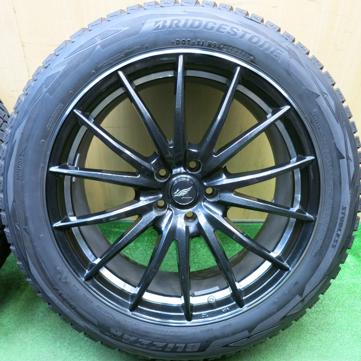バリ溝！キレイ！9.5分★スタッドレス 235/55R20 ブリヂストン ブリザック DM-V2 MANARAY SPORT マナレイ スポーツ 20インチ PCD114.3/5H★6012903HAス