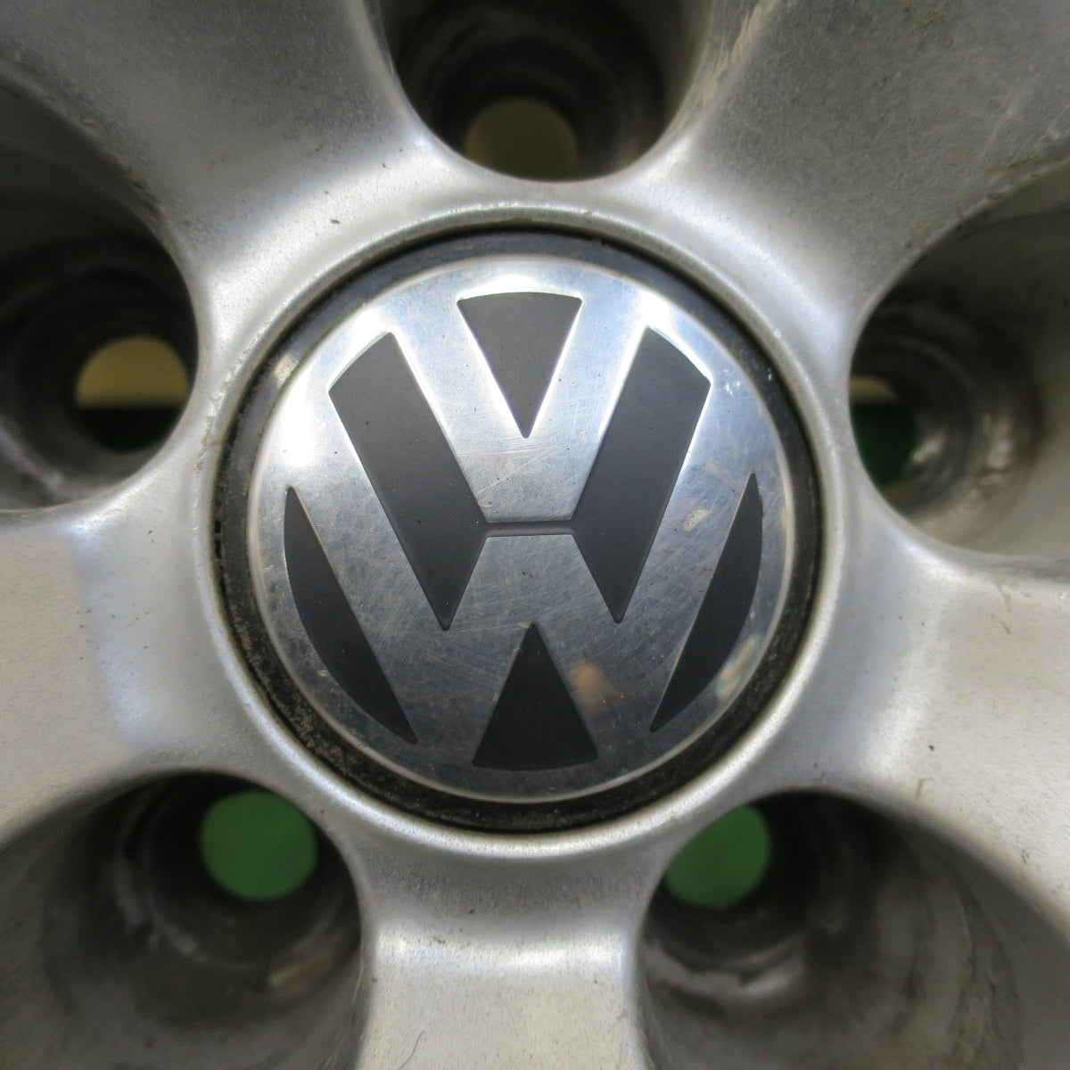 [送料無料] 超バリ溝！ほぼ10分★VW ワーゲン R32 ゴルフ 純正 225/40R18 スタッドレス ナンカン CORSAFA 18インチ PCD100/5H★4102109イス