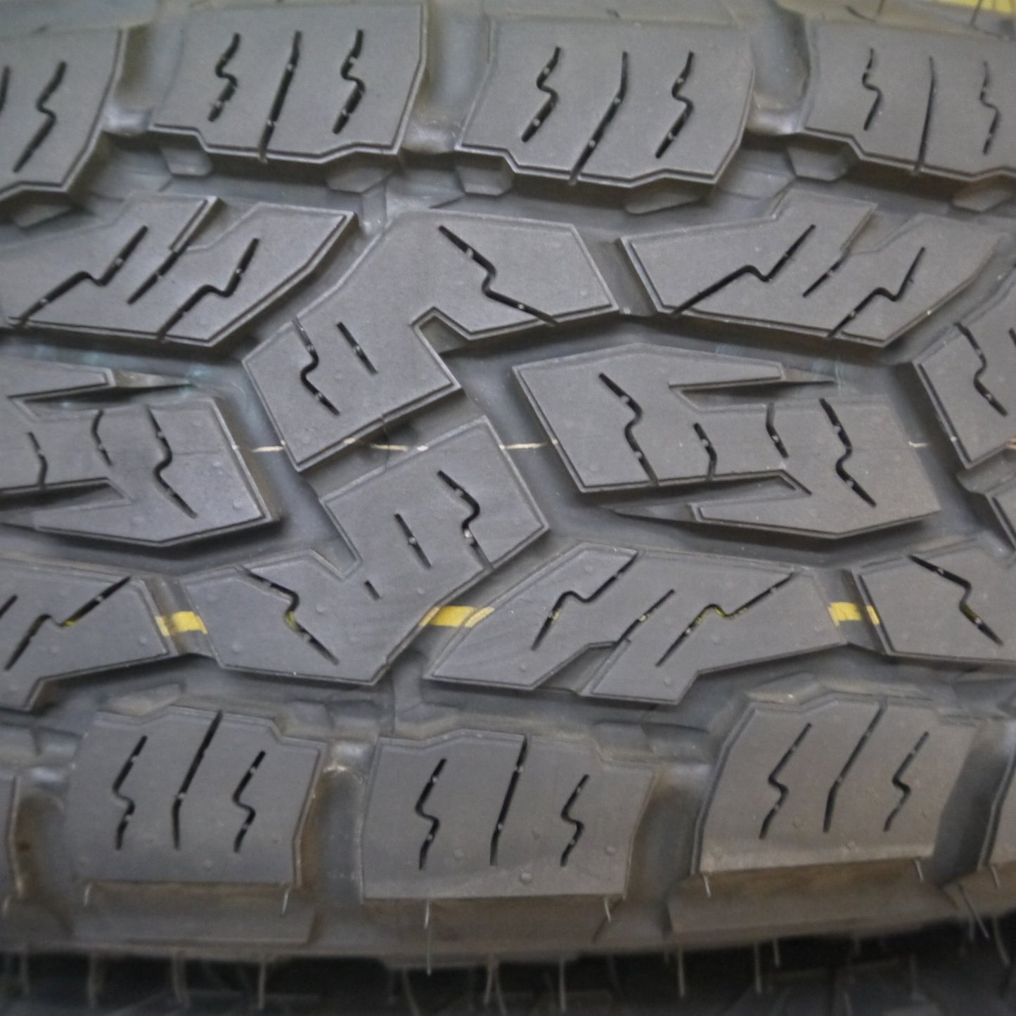 [送料無料] 超バリ溝！24年！キレイ！ほぼ10分★LODIO DRIVE 8M MONO SUPER STAR 175/80R16 トーヨー オープンカントリー A/T Ⅲ ロディオドライブ 16インチ PCD139.7/5H★5022601Hノ