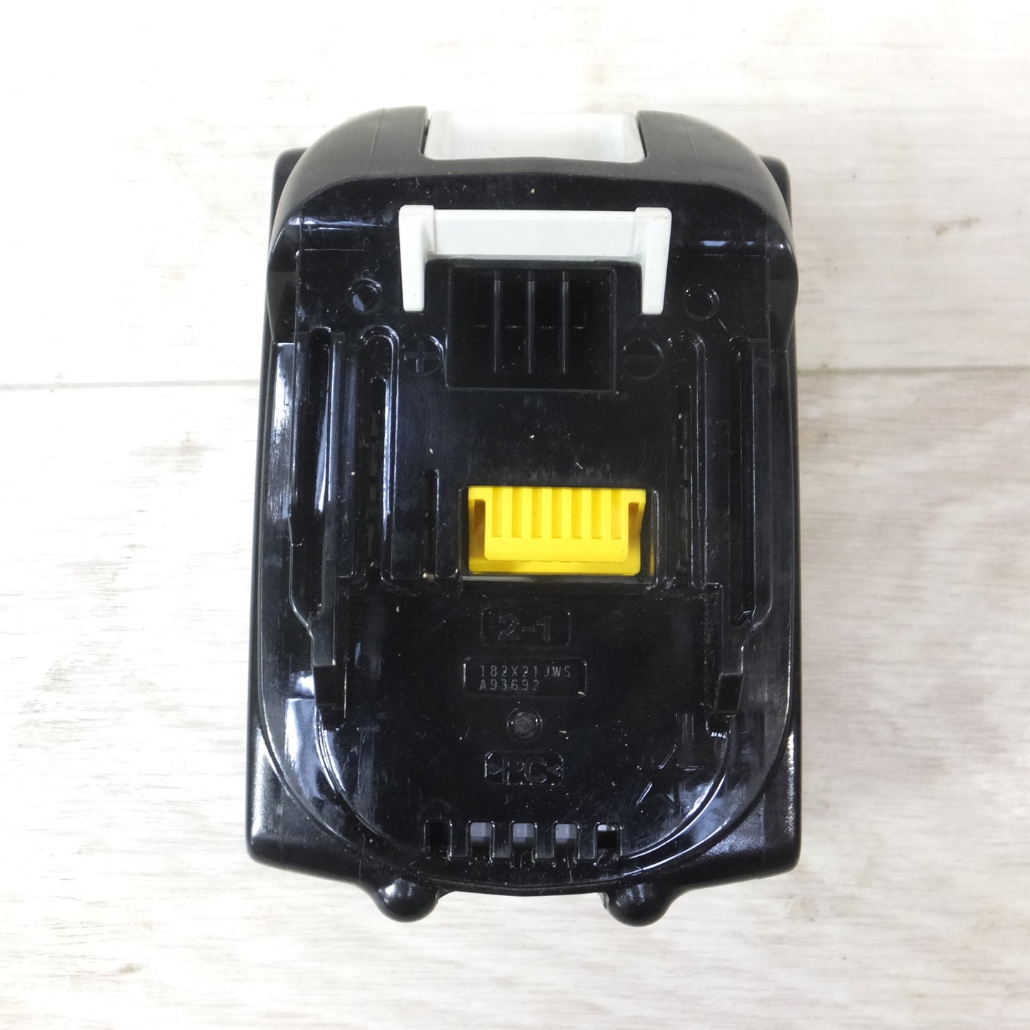 [送料無料] キレイ◆makita マキタ Li-on リチウムイオンバッテリー BL1860B DC18V 6.0Ah 108Wh 電動工具 雪マーク②◆