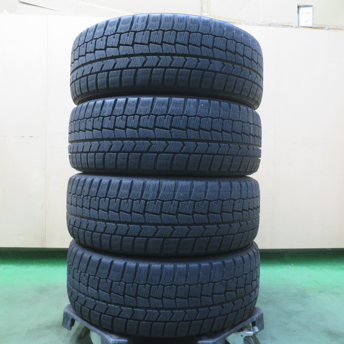 バリ溝！9分★86 BRZ 等 215/45R17 スタッドレス ダンロップ ウインターマックス WM02 AXEL アクセル 17インチ PCD100/5H★6052711イス