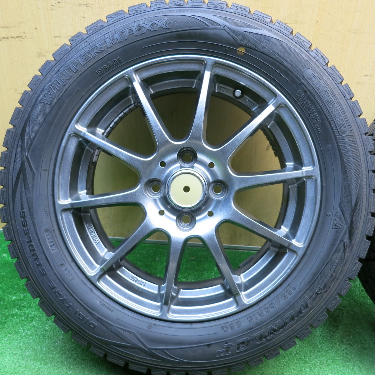 バリ溝！キレイ！9.5分★スタッドレス 185/65R15 ダンロップ ウインターマックス WM01 SCHNEIDER シュナイダー 15インチ PCD100/4H★6012505HAス
