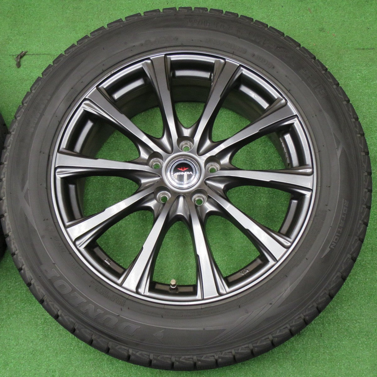 バリ溝！22年！キレイ！9.5分★スタッドレス 225/60R18 ダンロップ ウインターマックス SJ8 SJ8+ AIRNOVA エアノヴァ 18インチ PCD114.3/5H★6030802NKス