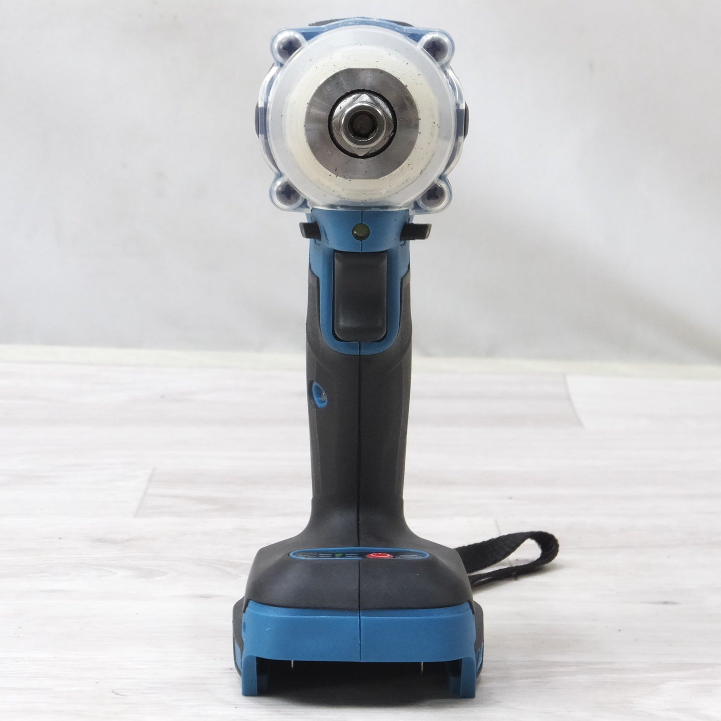 [送料無料] 付属品付き◆充電式 インパクトレンチ 型式 不明 電動 工具 18V 6.0Ah バッテリ 充電器 MTD001DSXのケース付き マキタ風◆