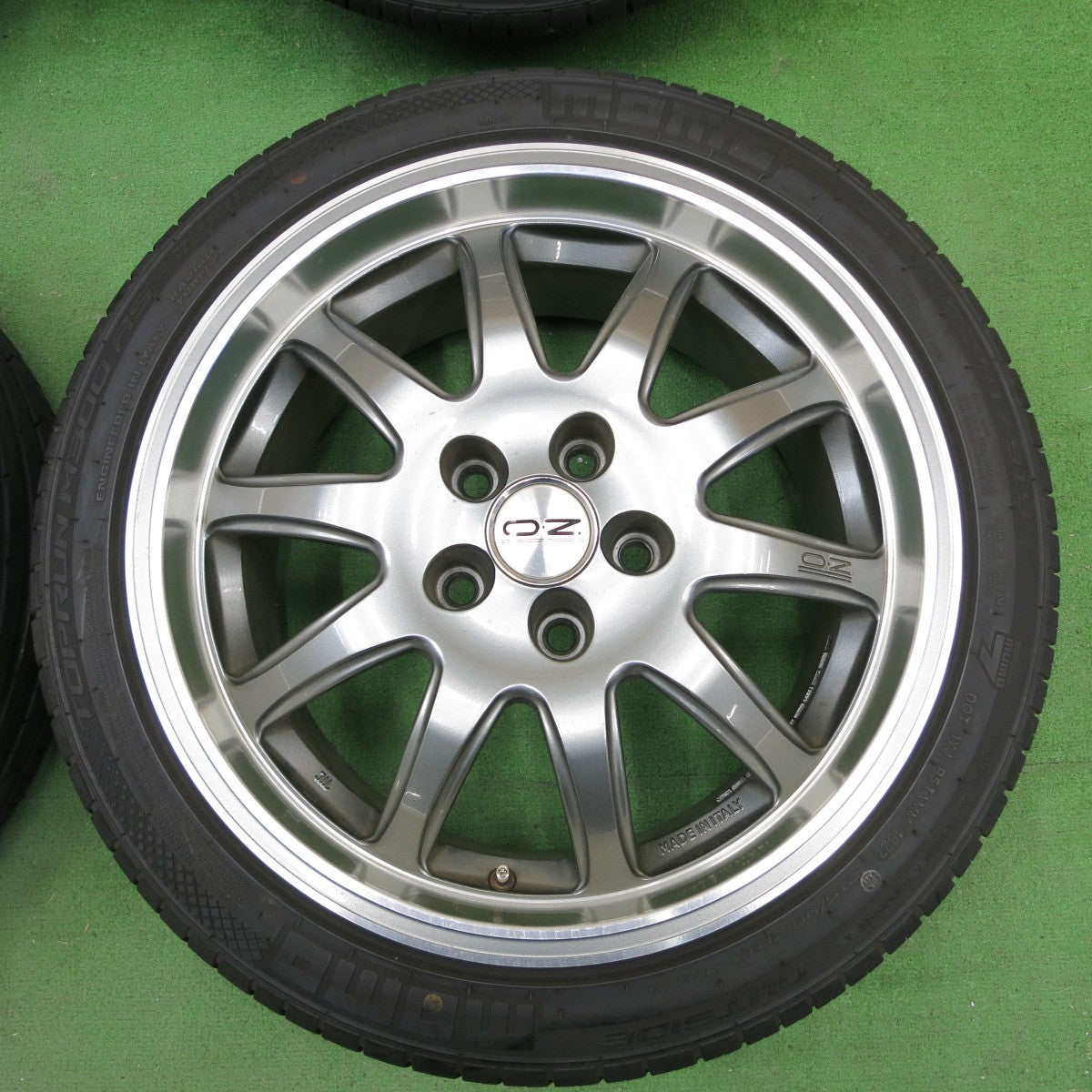 [送料無料] バリ溝！22年！キレイ！8.5分★O・Z TRIBE EVO 215/45R17 モモ TOPRUN M300 AS SPORT OZ 17インチ PCD114.3/5H★4103001ナノ