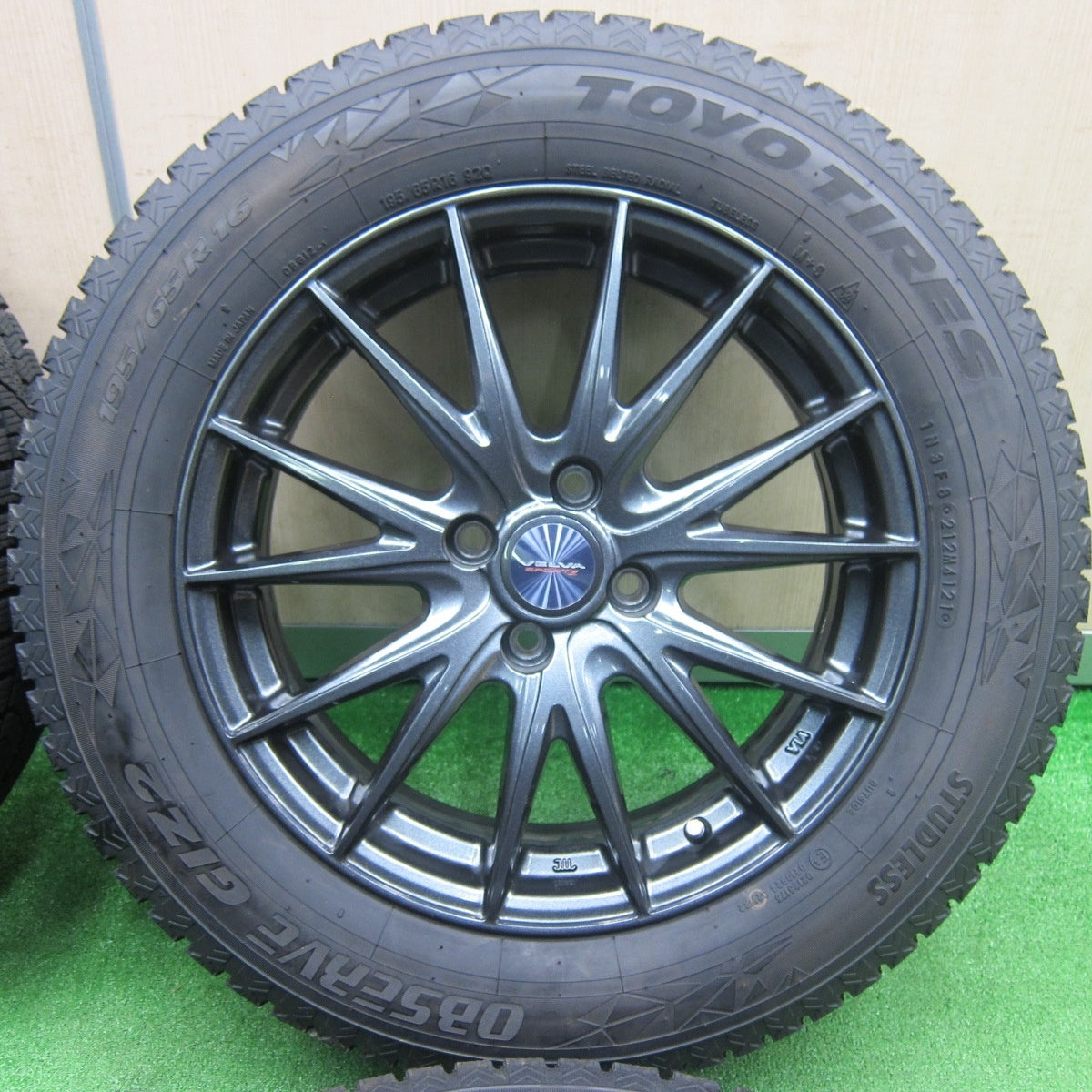 バリ溝！21年！キレイ！9分★スタッドレス 195/65R16 トーヨー オブザーブ GIZ2 VELVA SPORTZ ヴェルヴァ 16インチ PCD100/4H★4121003TNス