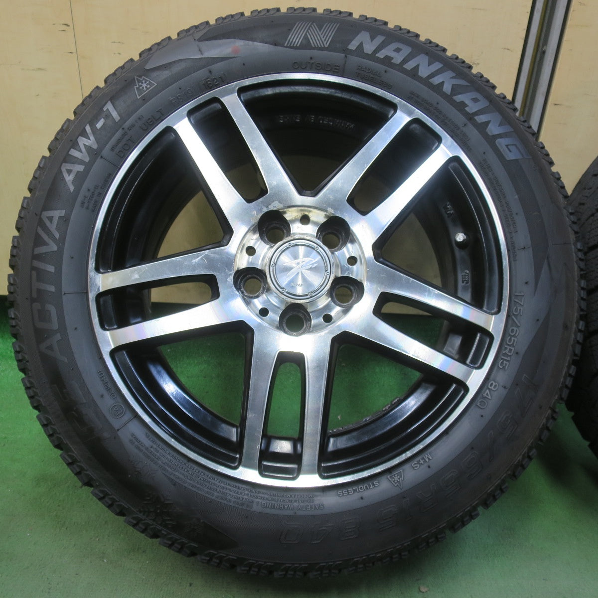 バリ溝！9分◎シエンタ 等 175/65R15 スタッドレス ナンカン アイスアクティバ AW-1 ZOLF ゾルフ 15インチ PCD100/5H◎6072007イス