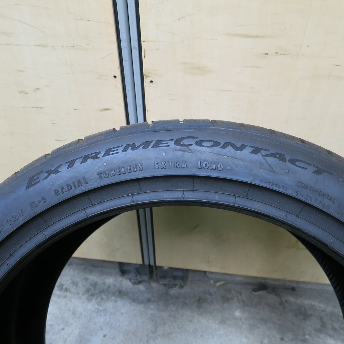 未使用！1本★225/40R18 コンチネンタル エクストリームコンタクト DWS06 プラス タイヤ 18インチ ワーゲン ゴルフ アウディ A3 MINI BMW 1シリーズ 等★6033003ナノタ