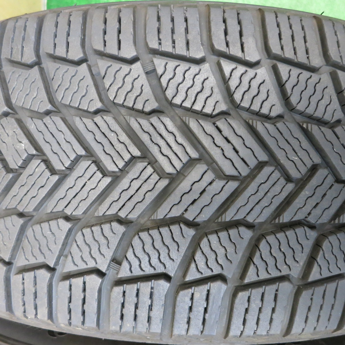 バリ溝！22年！キレイ！9分★ボルボ 等 EURO ZWEI FK-10 235/60R18 スタッドレス ミシュラン X-ICE SNOW SUV ユーロ ツヴァイ 18インチ PCD108/5H★5121109HAス