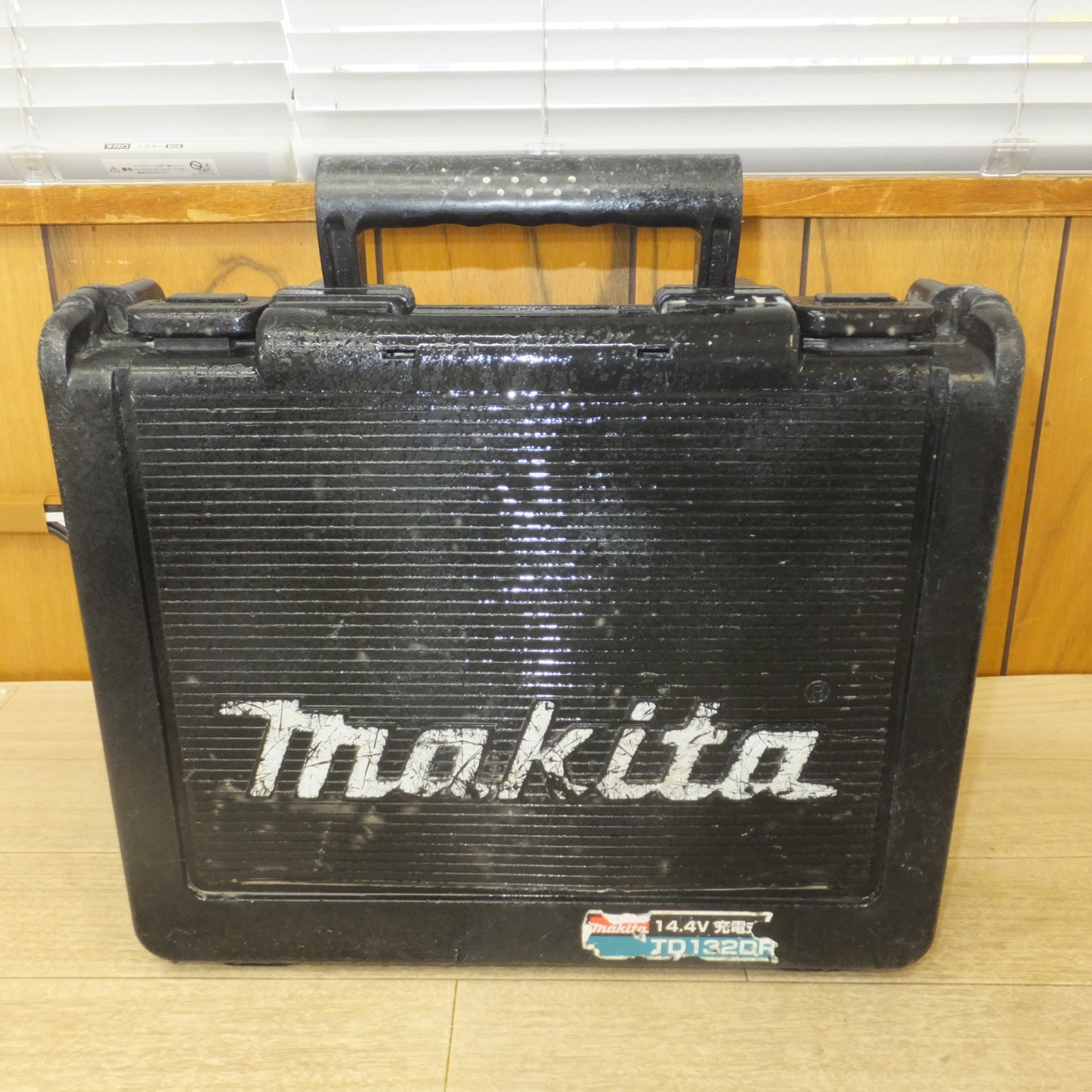 [送料無料] 現状品★マキタ makita 充電式インパクトドライバ TD132DRFXB 14.4V★
