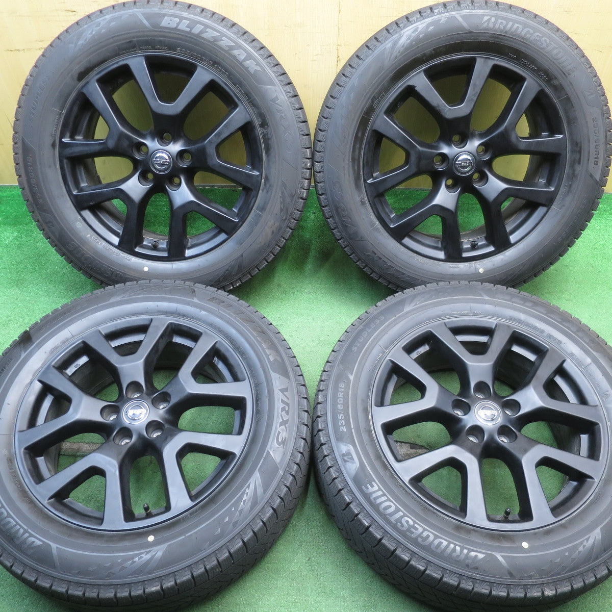 バリ溝！23年！キレイ！9.5分★日産 T31 エクストレイル 純正 235/60R18 スタッドレス ブリヂストン ブリザック VRX3 18インチ PCD114.3/5H★5062704NJス