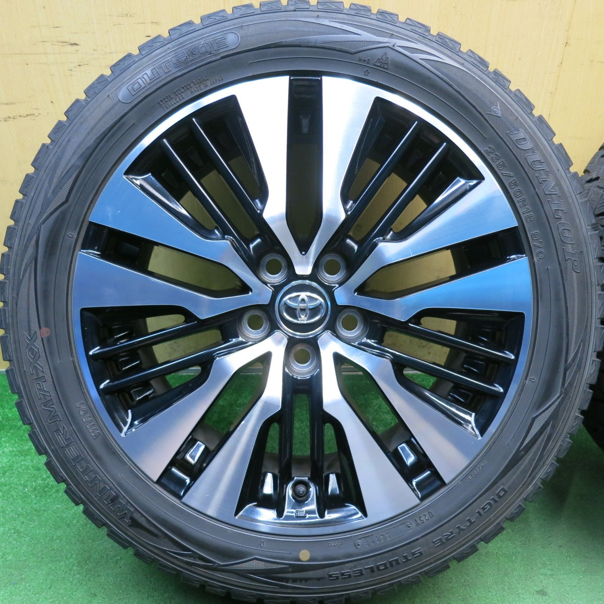 4本価格◎トヨタ 30系 アルファード ヴェルファイア SC ZG パッケージ 純正 235/50R18 スタッドレス ダンロップ ウインターマックス WM01 18インチ PCD114.3/5H◎6101507HAス