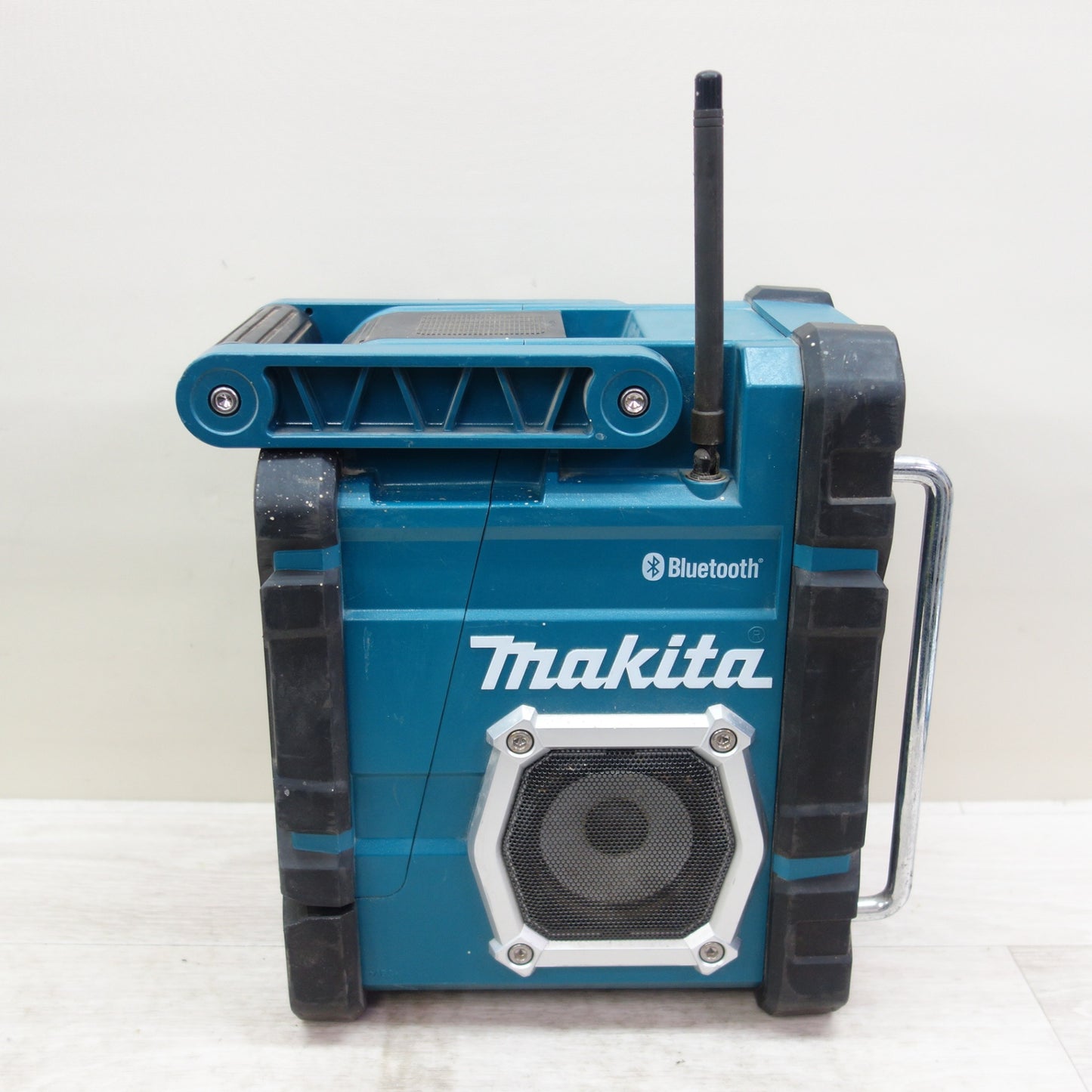 [送料無料] ☆マキタ 充電式 現場 ラジオ 18V MR108 本体のみ Bluetooth 搭載 ブルー 防災☆