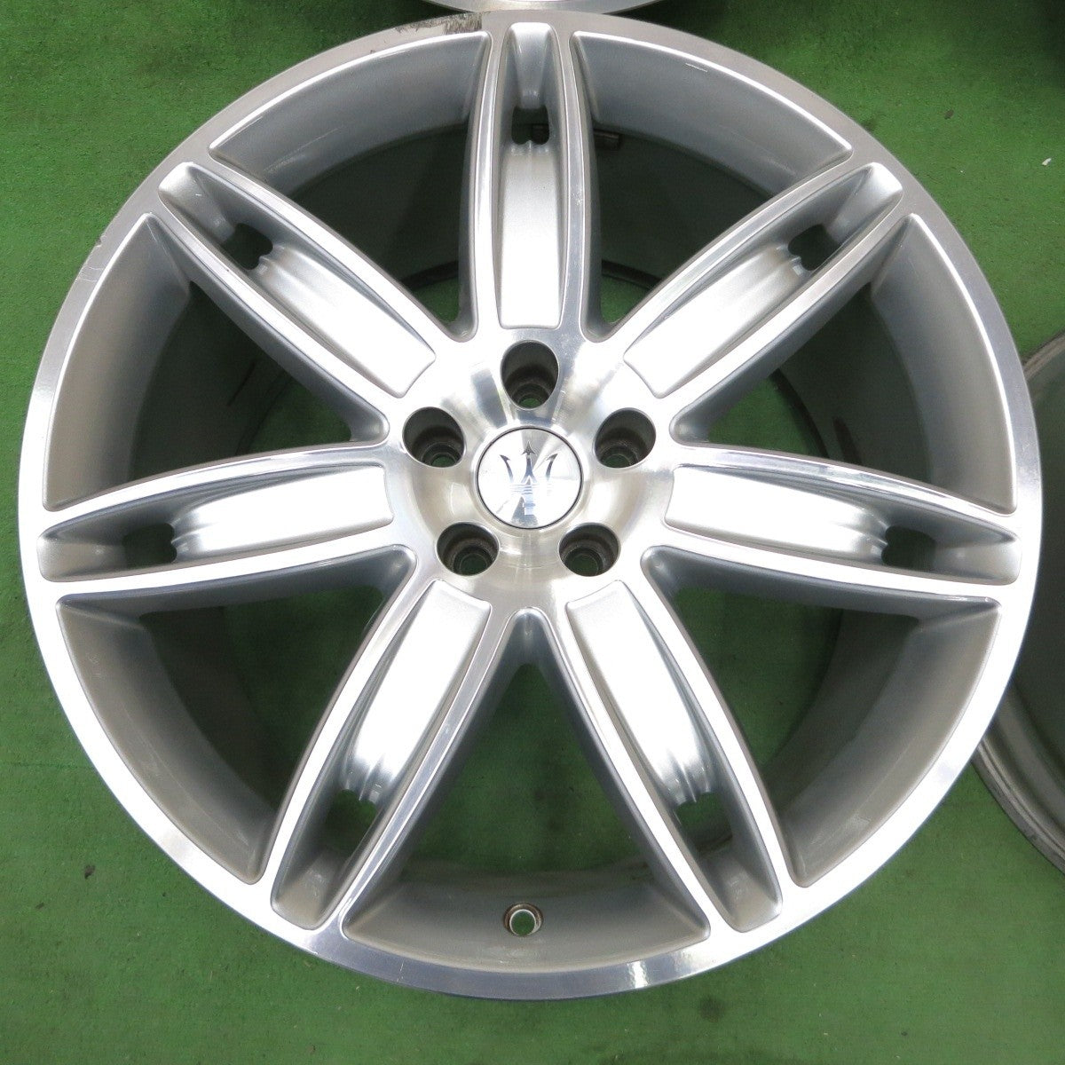 キレイ★マセラティ クアトロポルテ 純正 ホイール 20インチ 8.5J×20 10.5J×20 PCD114.3/5H★5040103ナホ