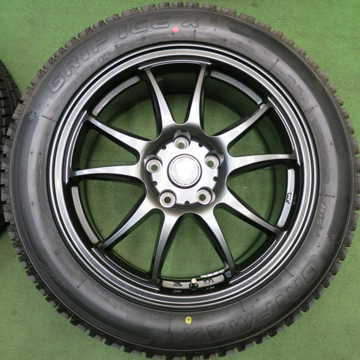 未使用！24年◎スタッドレス 215/55R17 グリップマックス GRIP ICE X ESTROSA エステローザ 17インチ PCD114.3/5H◎6061303HAス