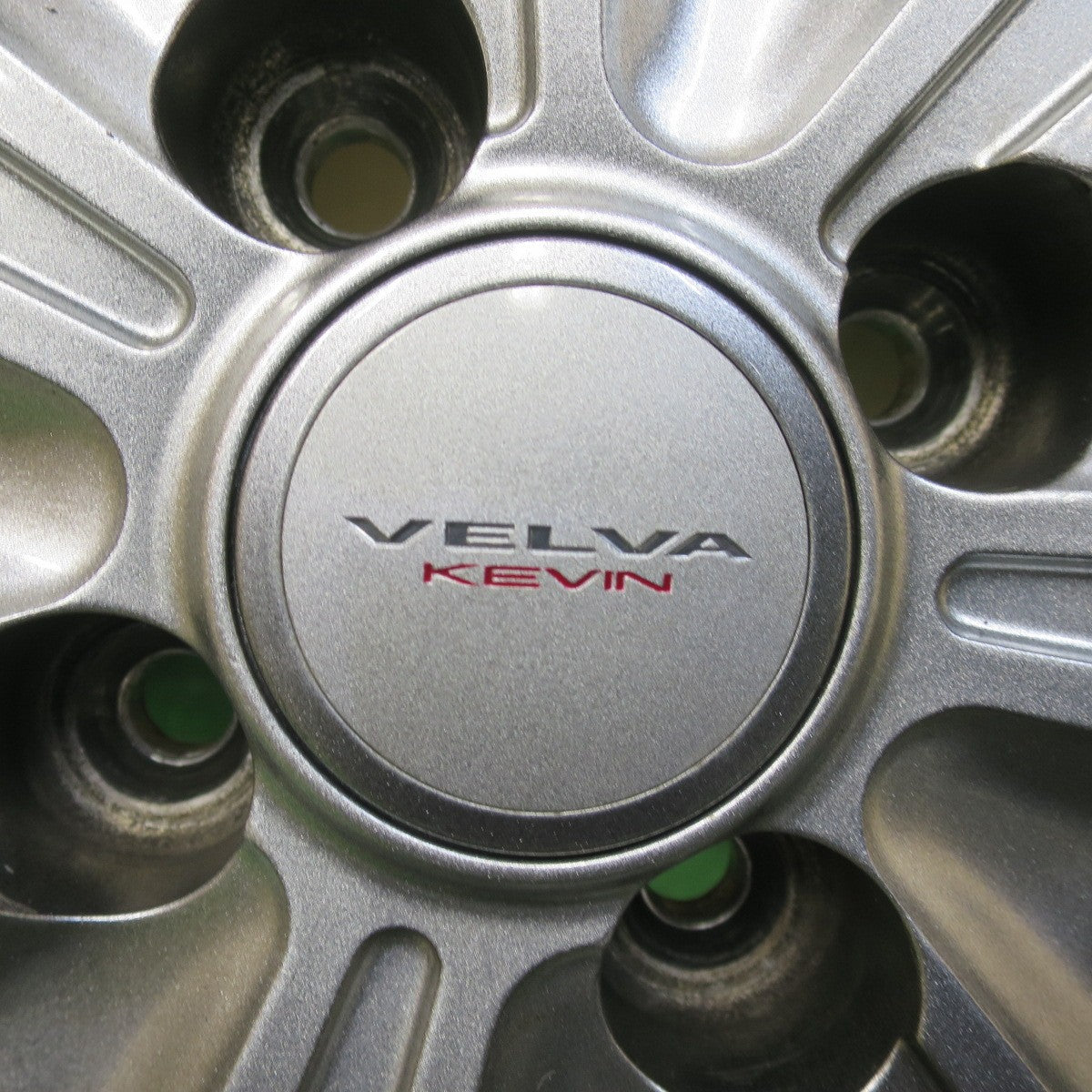 バリ溝！キレイ！9分★スタッドレス 185/65R15 ダンロップ ウインターマックス WM01 VELVA KEVIN ヴェルヴァ ケヴィン 15インチ PCD100/4H★5122916イス