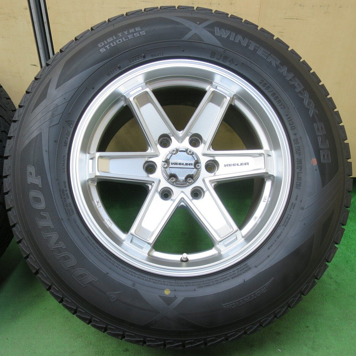 バリ溝！22年！キレイ！9.5分★KEELER 265/65R17 スタッドレス ダンロップ ウインターマックス SJ8 キーラー 17インチ PCD139.7/6H★5022303IMス