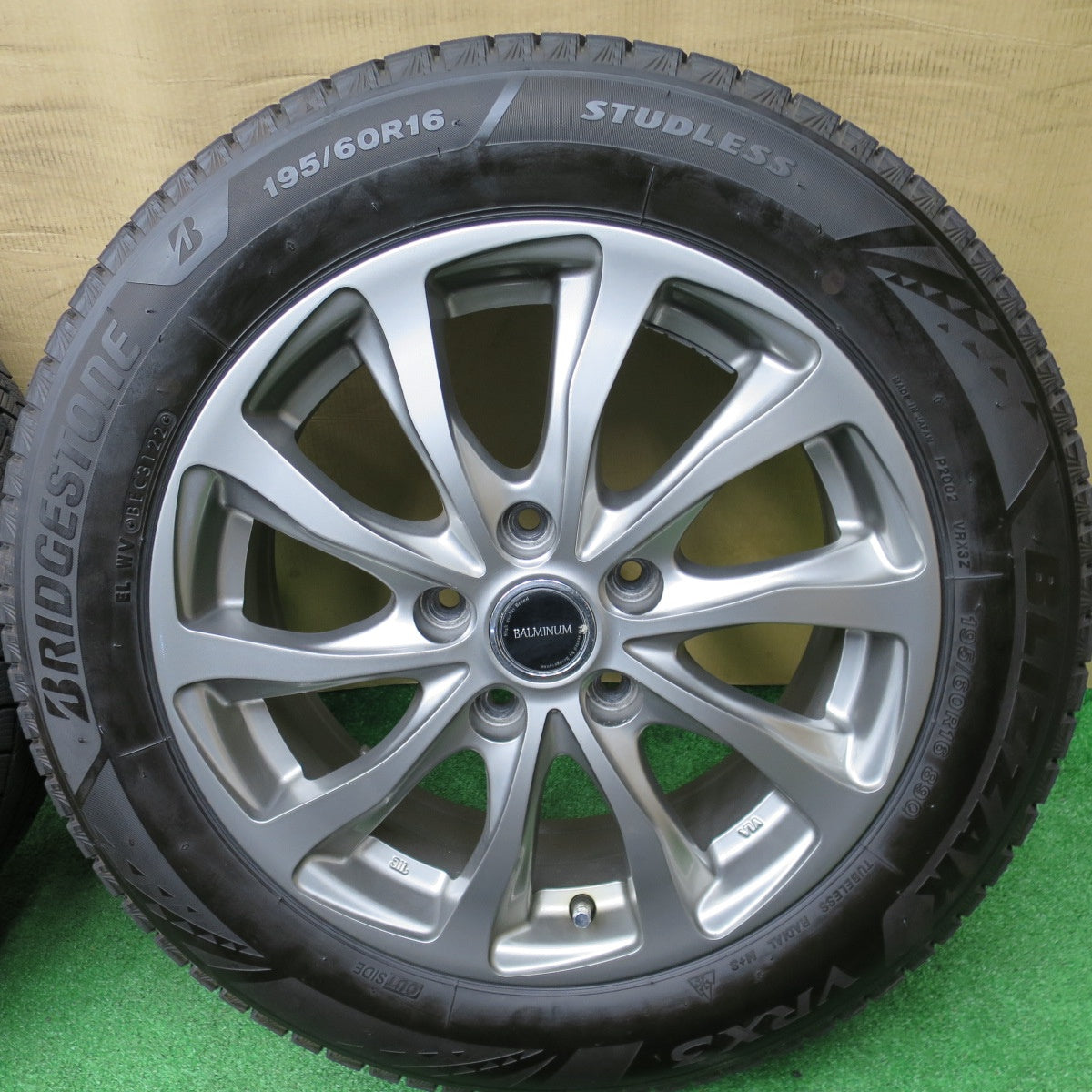 バリ溝！22年！キレイ！9.5分★スタッドレス 195/60R16 ブリヂストン ブリザック VRX3 BALMINUM TR10 バルミナ 16インチ PCD114.3/5H★6011701NKス