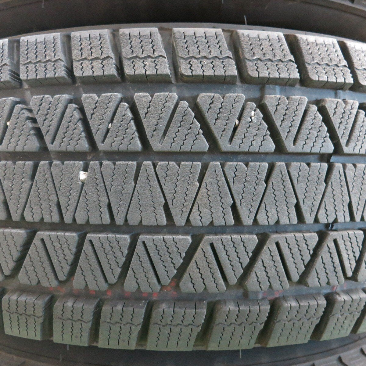 バリ溝！22年！キレイ！9.5分★KEELER 265/70R17 スタッドレス ブリヂストン ブリザック DM-V3 17インチ キーラー PCD139.7/6H★4051402ナス