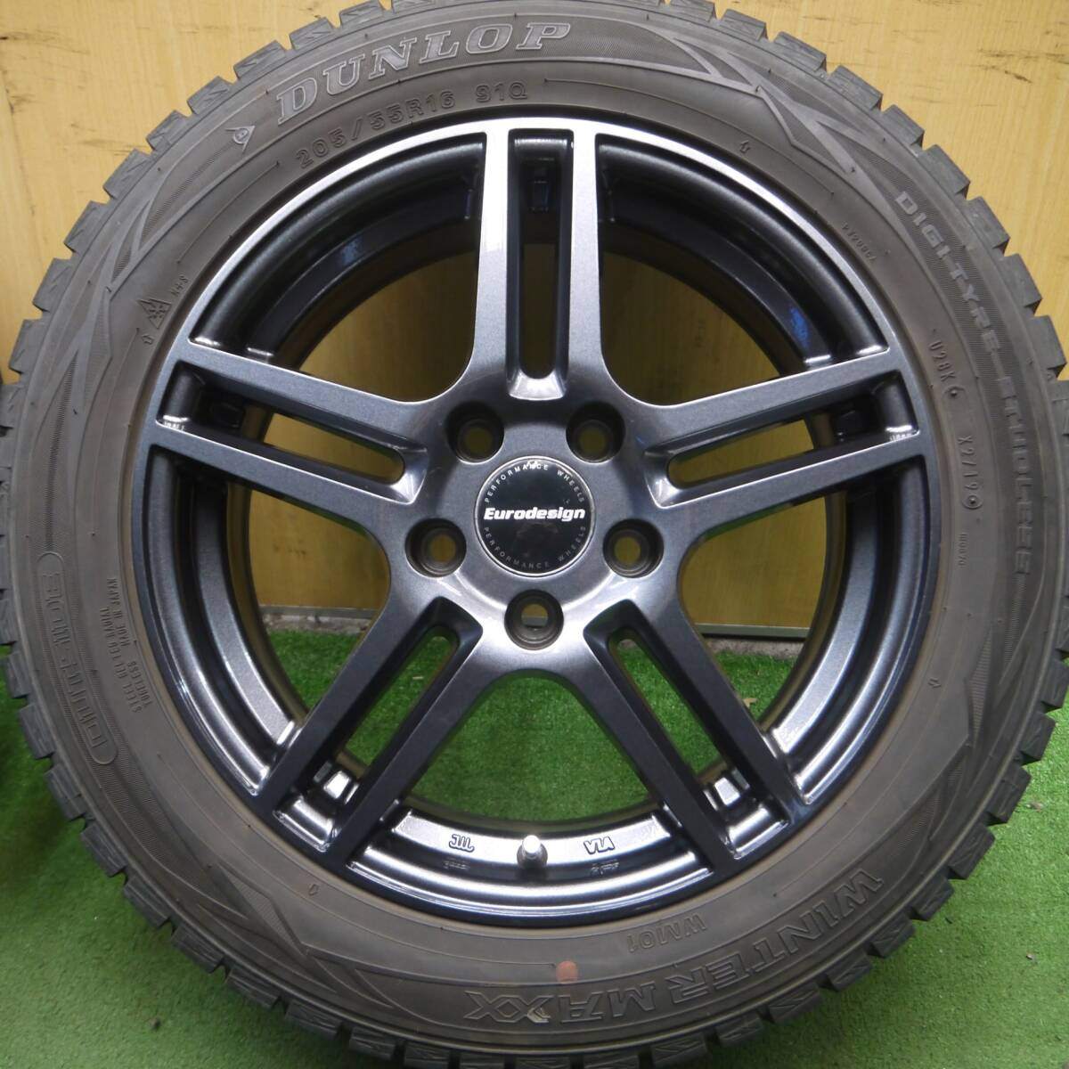 バリ溝 綺麗 8.5分★ワーゲン等 Eurodesign 205/55R16 スタッドレス ダンロップ ウインターマックス WM01 PCD112/5★4052408Hス
