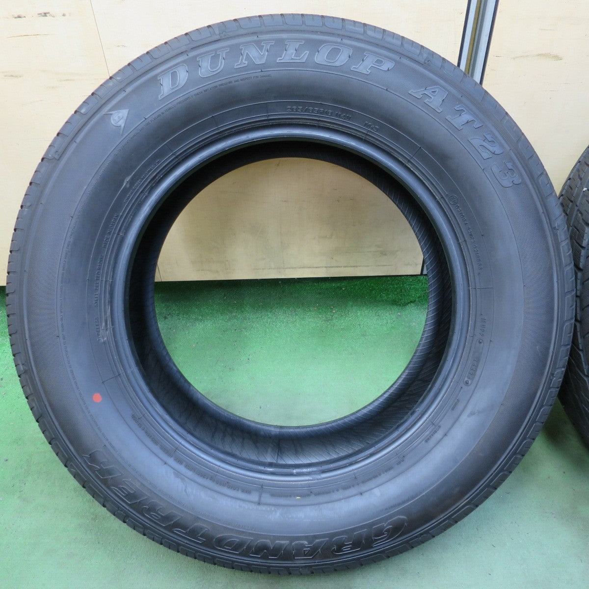 新車外し！24年★265/65R18 ダンロップ AT23 グラントレック タイヤ 18インチ ランクル 250 VX 300 等★6071404NGノタ