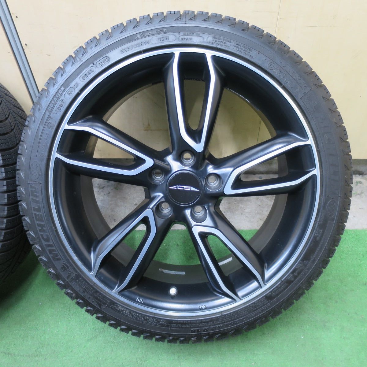 バリ溝！キレイ！9.5分★ワーゲン ゴルフ 等 ACE SCORPIO 225/40R18 スタッドレス ミシュラン X-ICE XI3 スコーピオ 18インチ PCD112/5H★6013110ナス