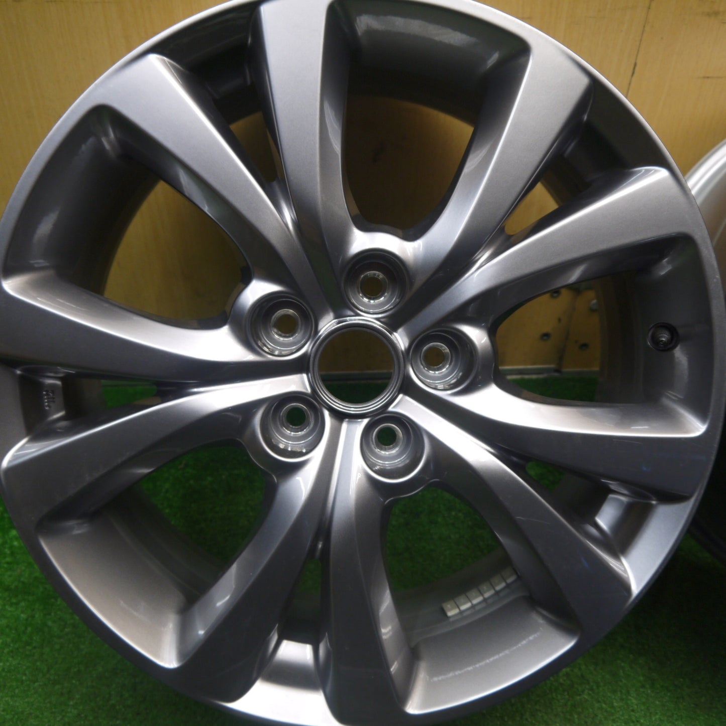 新車外し★マツダ CX-30 純正 ホイール 18インチ 18×7J CX30 PCD114.3/5H★6010607Hホ