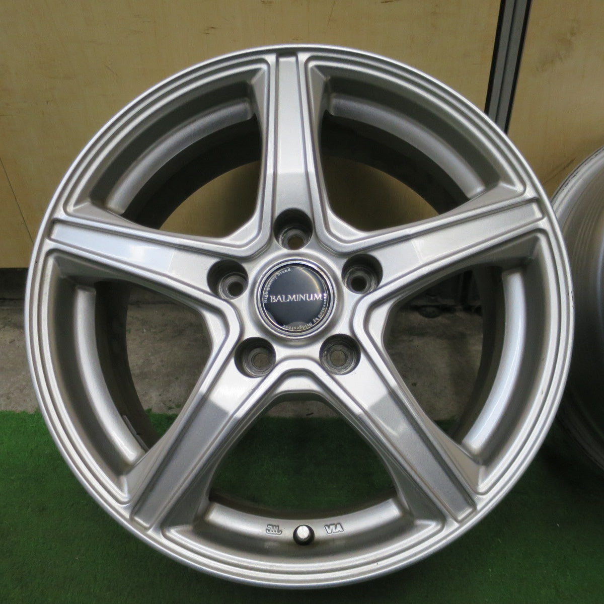 4本価格★BALMINUM VR5 バルミナ 16インチ ホイール 16×6.5J PCD114.3/5H★6032501NGホ