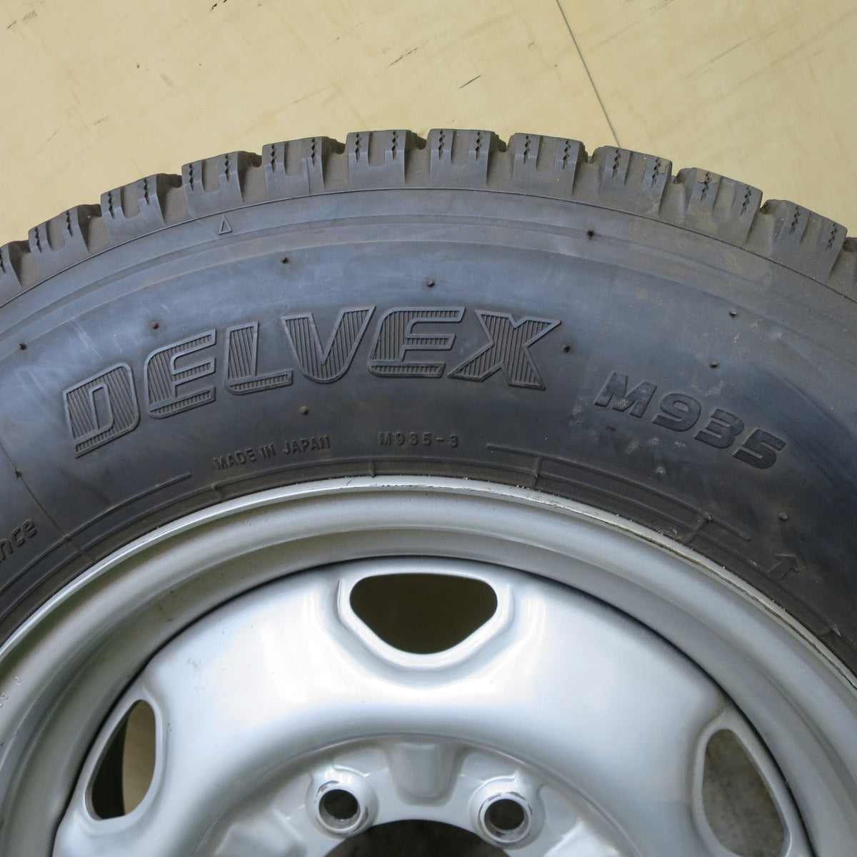バリ溝！22年！キレイ！9.5分！1本★195/75R15 109/107N トーヨー デルベックス M935 DELVEX スチール ホイール 15インチ PCD139.7/6H★6012811ナス