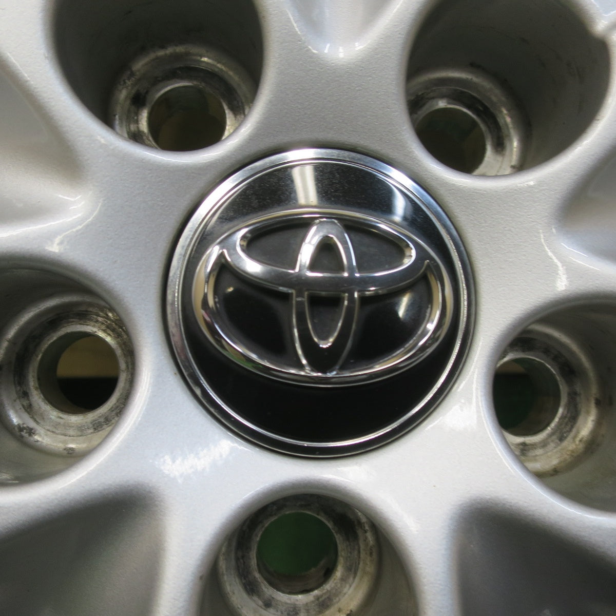 バリ溝！キレイ！9分★トヨタ 30系 アルファード ヴェルファイア 純正 235/50R18 スタッドレス ダンロップ ウインターマックス WM02 18インチ PCD114.3/5H★5111201イス