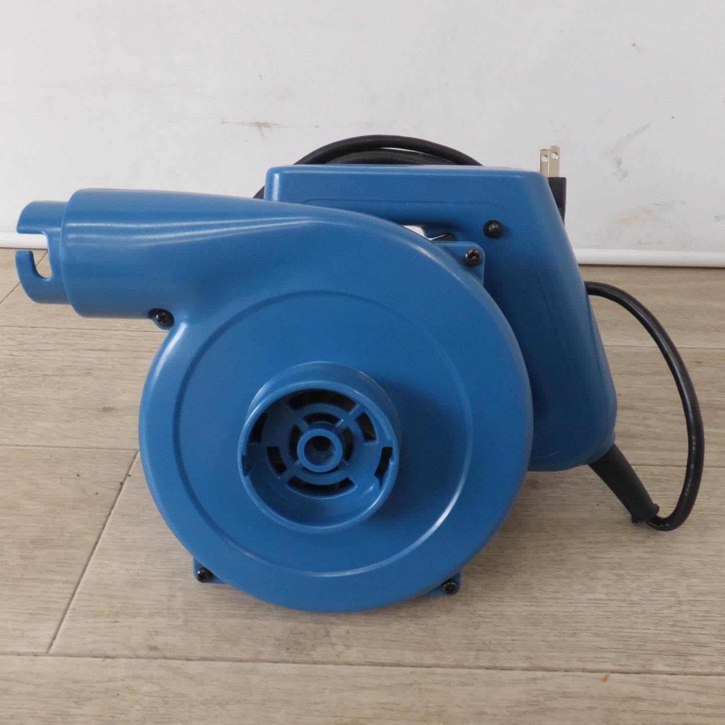 [送料無料] ★リョービ RYOBI ブロワ BL-110　100V 370W 50～60Hz 13000R.P.M. 4.0A 2.3m3/min.★