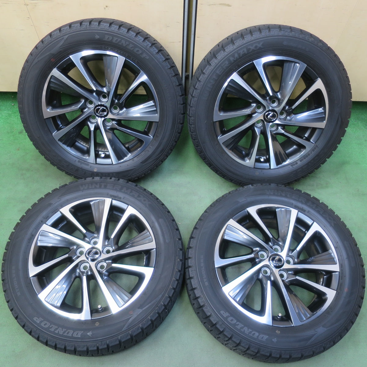 バリ溝！キレイ！9.5分◎レクサス CT バージョンC 純正 205/55R16 スタッドレス ダンロップ ウインターマックス WM02 16インチ PCD100/5H◎6071802イス