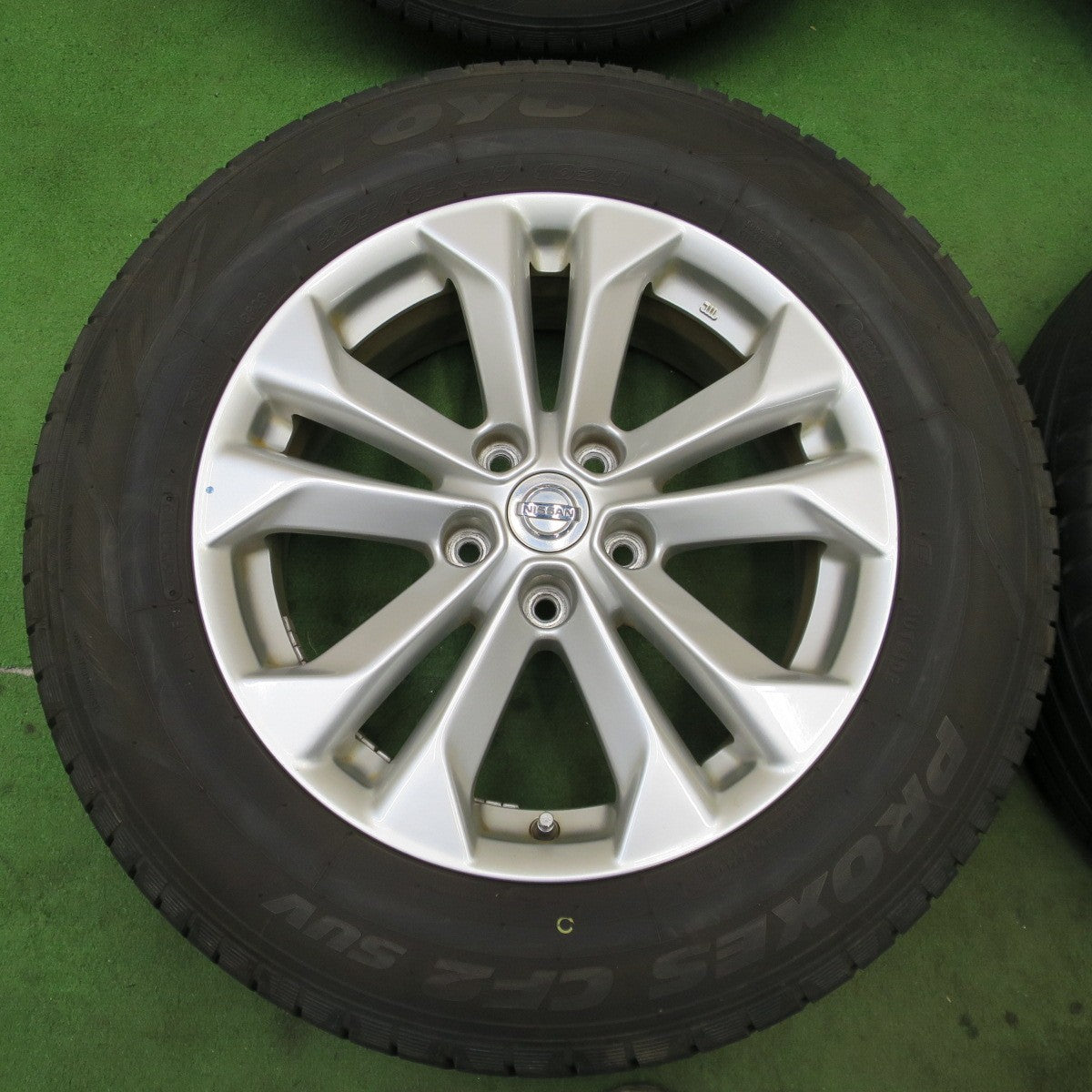 バリ溝！9.5分★日産 T32 エクストレイル 純正 225/65R17 トーヨー プロクセス CF2 SUV 17インチ PCD114.3/5H★6021104ナノ