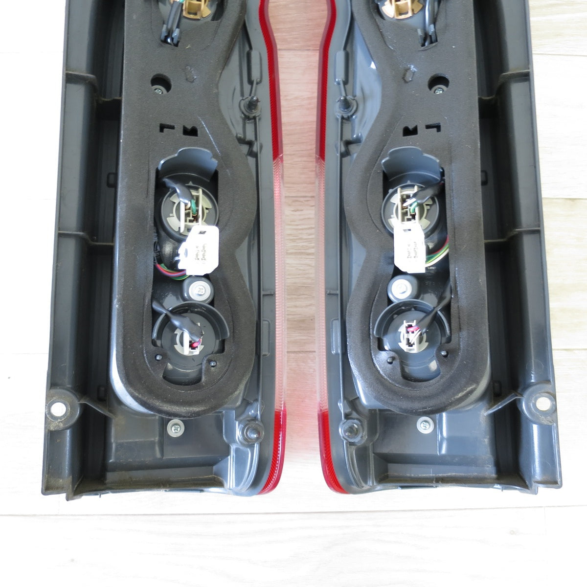 [送料無料] 左右セット◇トヨタ 200系 ハイエース スーパー GL 純正 テールランプ テールライト A045053 KOITO 26-140◇