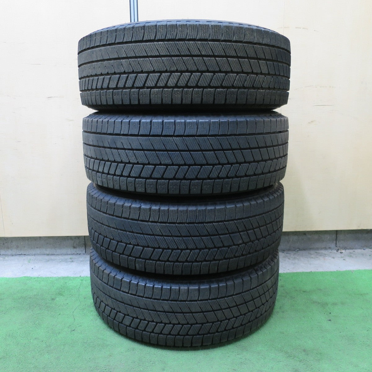 バリ溝！23年！9.5分★スタッドレス 205/60R16 ブリヂストン ブリザック VRX3 DUFACT デュファクト 16インチ PCD114.3/5H★6052003NGス