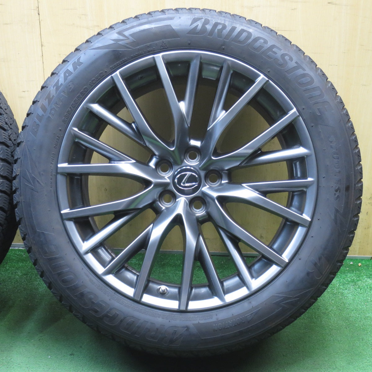 センサー付！バリ溝！キレイ！8.5分◎レクサス RX Fスポーツ 純正 235/55R20 スタッドレス ブリヂストン ブリザック DM-V3 20インチ PCD114.3/5H◎6090903NJス