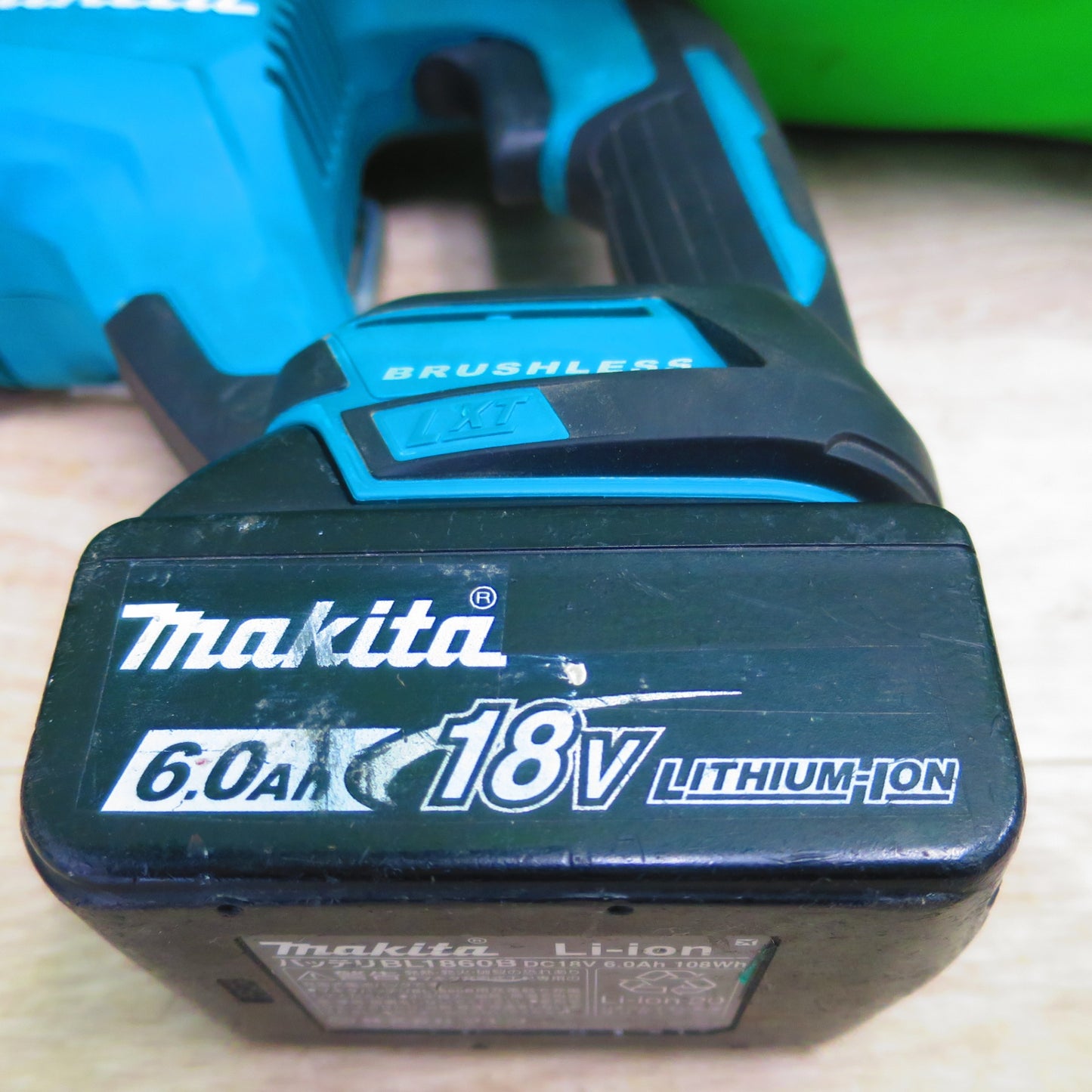 [送料無料] ☆マキタ 充電式 レシプロソー JR187DRG バッテリー BL1860B18V 6.0Ah ケース付属 電動 工具 DIY☆