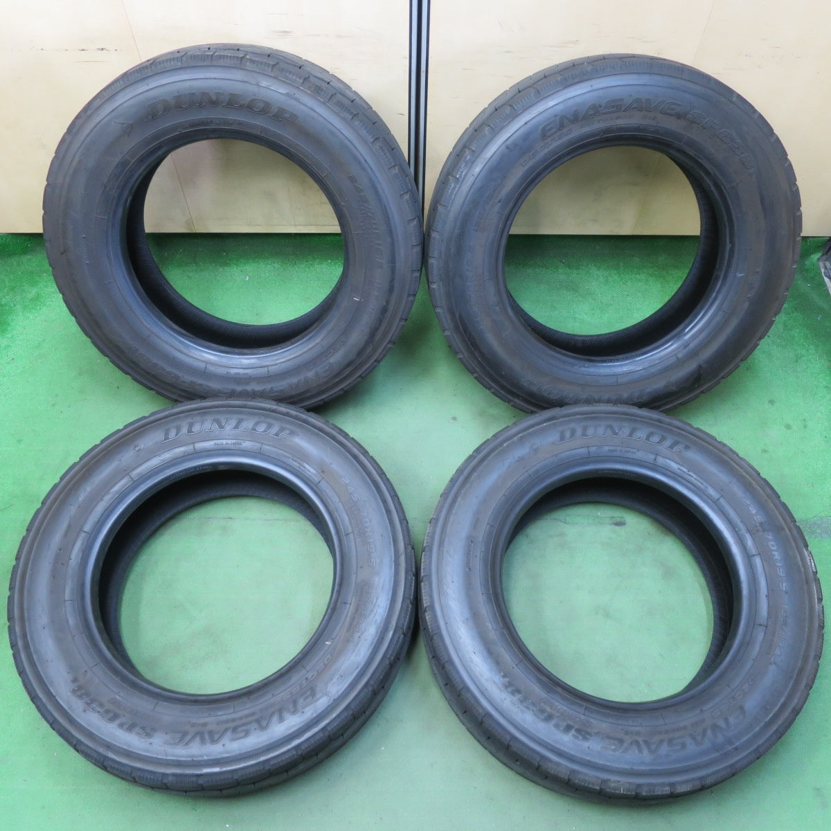 新車外し！25年！ほぼ未使用★トラック タイヤ 245/70R19.5 136/134J ダンロップ エナセーブ SP638L DECTES デクテス オールシーズン 19.5インチ★5052610イスタ