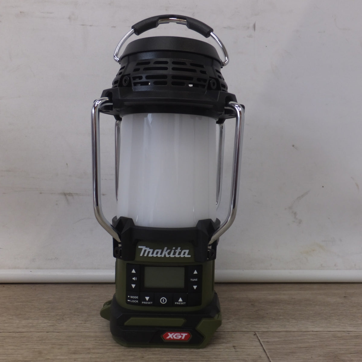 美品★マキタ makita 充電式ランタン付きラジオ MR008GZO 36V-40V(max) オリーブ 本体のみ★